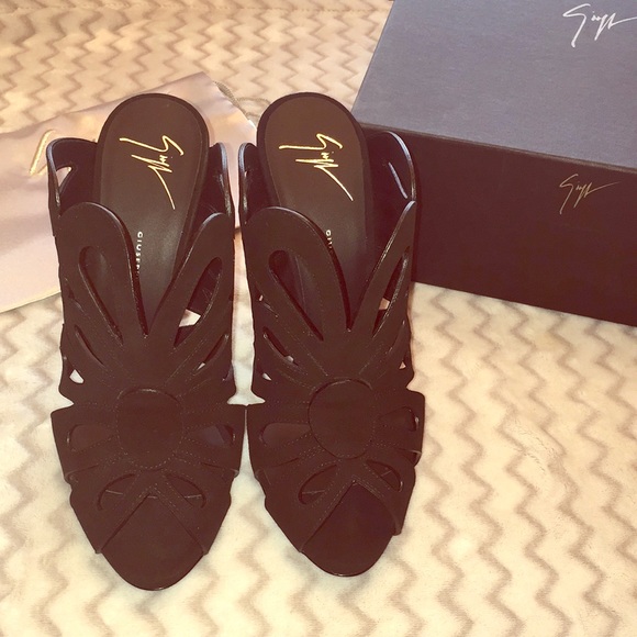 Giuseppe Zanotti Shoes - Giuseppe Zanotti NIB Heels Sz 39.5